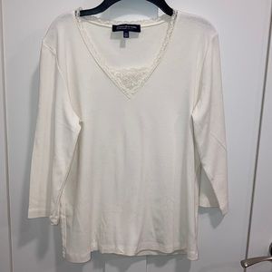 Women’s petite white top. Jones New York